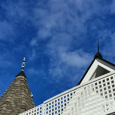 Vancouver Island Castle Cove Inn Чемейнус Экстерьер фото
