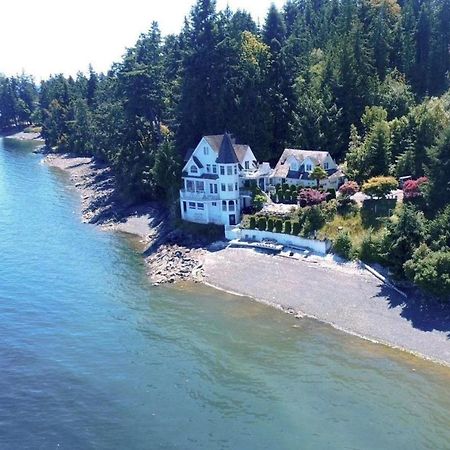Vancouver Island Castle Cove Inn Чемейнус Экстерьер фото