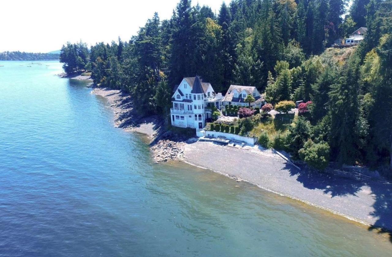 Vancouver Island Castle Cove Inn Чемейнус Экстерьер фото