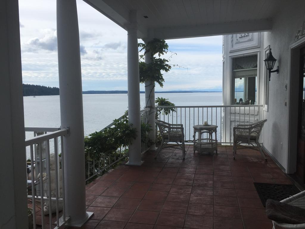 Vancouver Island Castle Cove Inn Чемейнус Экстерьер фото