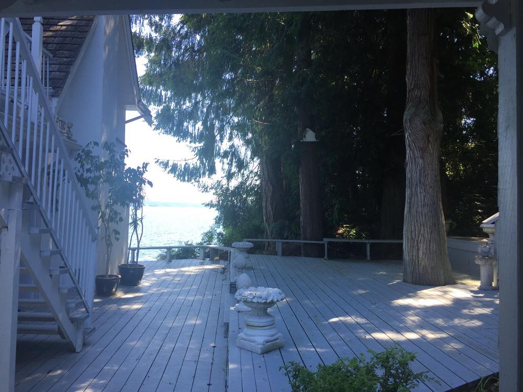Vancouver Island Castle Cove Inn Чемейнус Экстерьер фото