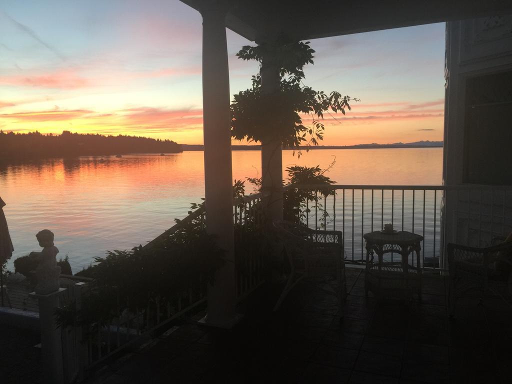 Vancouver Island Castle Cove Inn Чемейнус Экстерьер фото