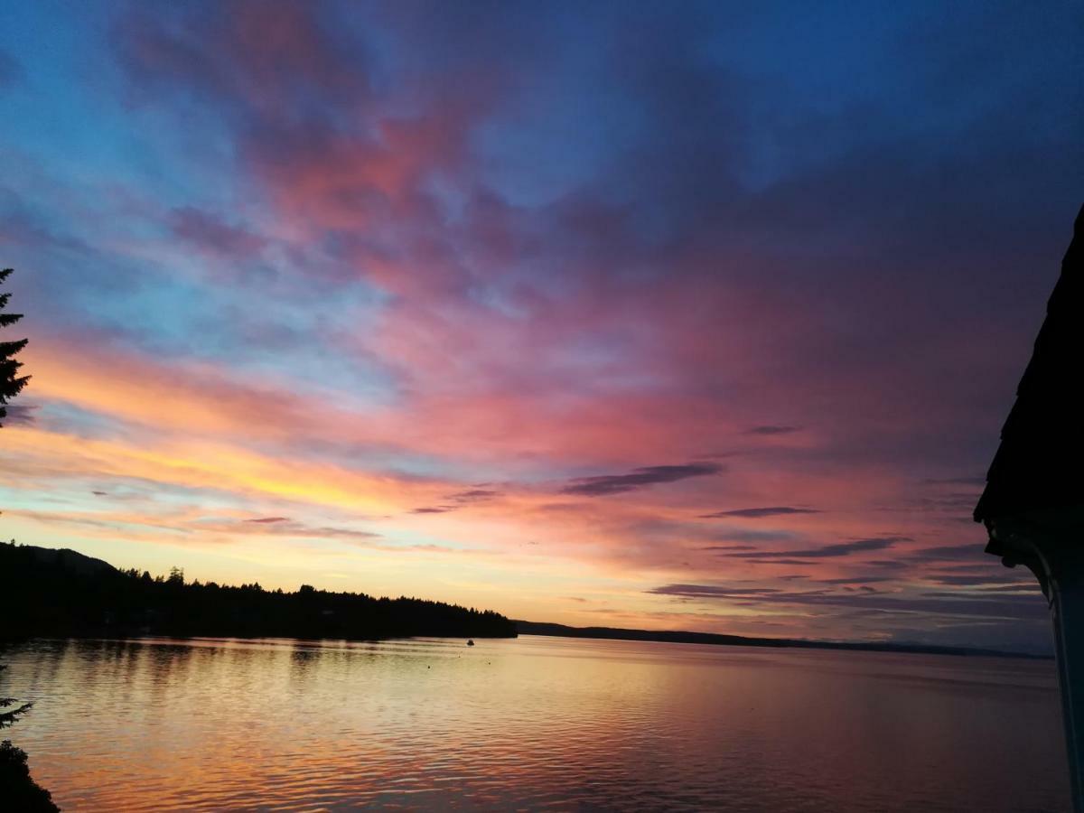 Vancouver Island Castle Cove Inn Чемейнус Экстерьер фото
